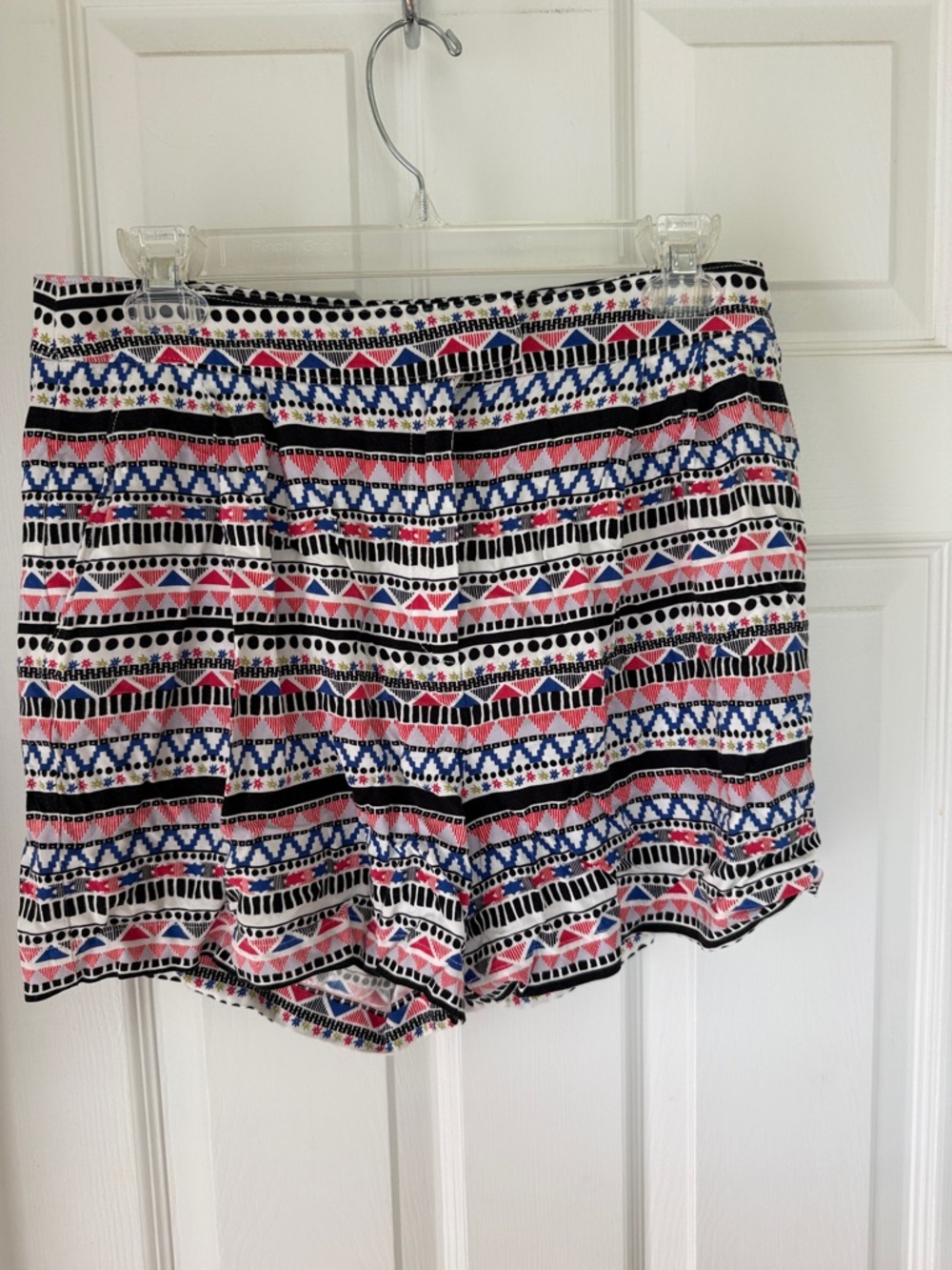 hinge Aztec Pink, Blue & Black Geometric Print Shorts size 6. EUC